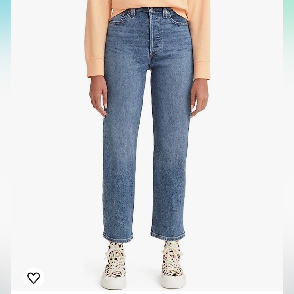 Levi straight ribcage size 28